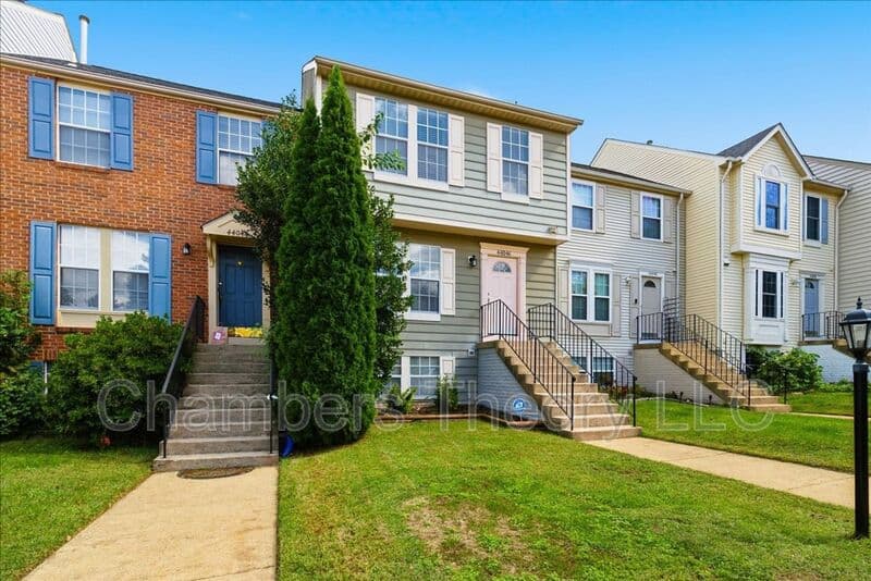 Ashburn House: 44046 Choptank Ter