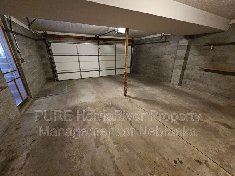 Omaha House: 12321 Wirt Street