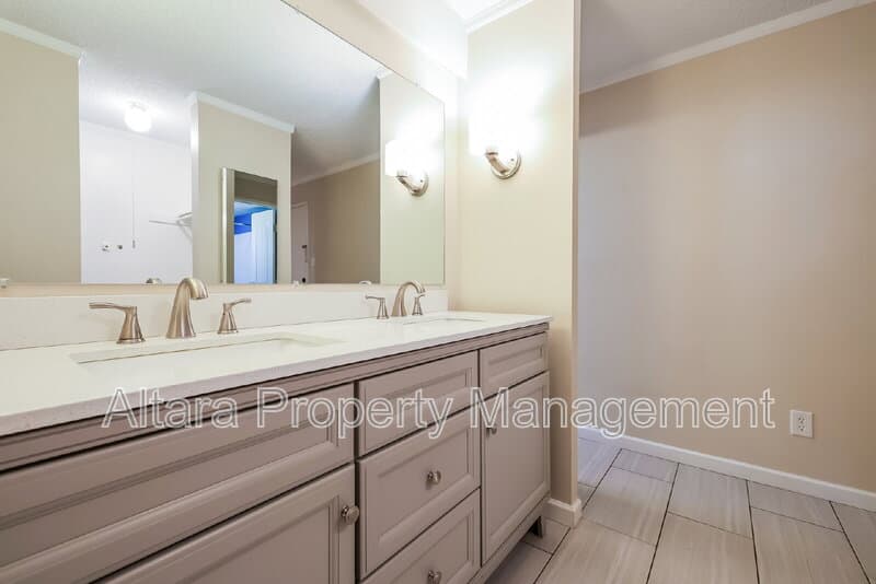 Denver Condo: 2880 S Locust St
