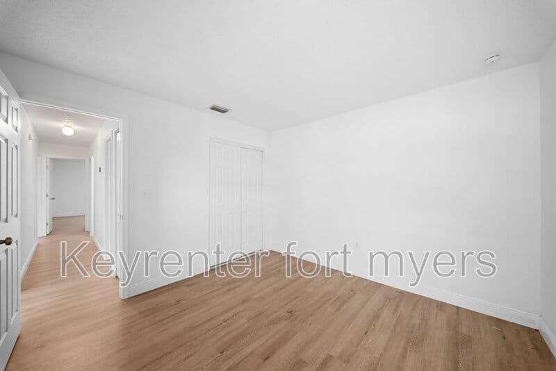 Fort Myers House: 11370 SUMMERWINDS CT