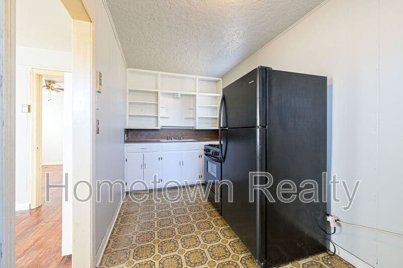 Norman House: 1127.5 W Eufaula Street