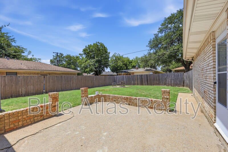 Dallas House: 5019 Blanchard Drive