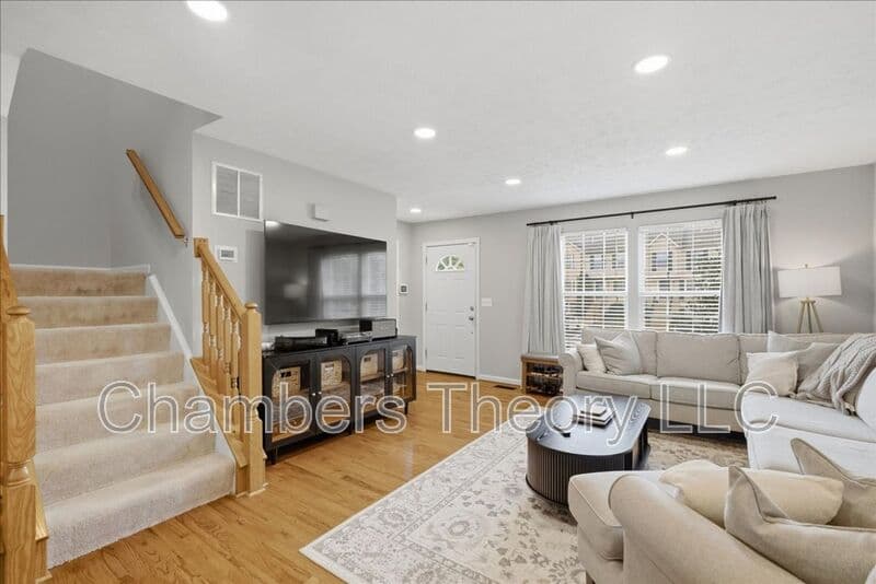 Ashburn House: 44046 Choptank Ter