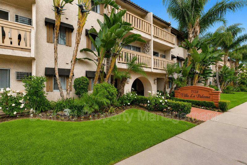 Reseda Condo: 7722 Reseda Blvd 131