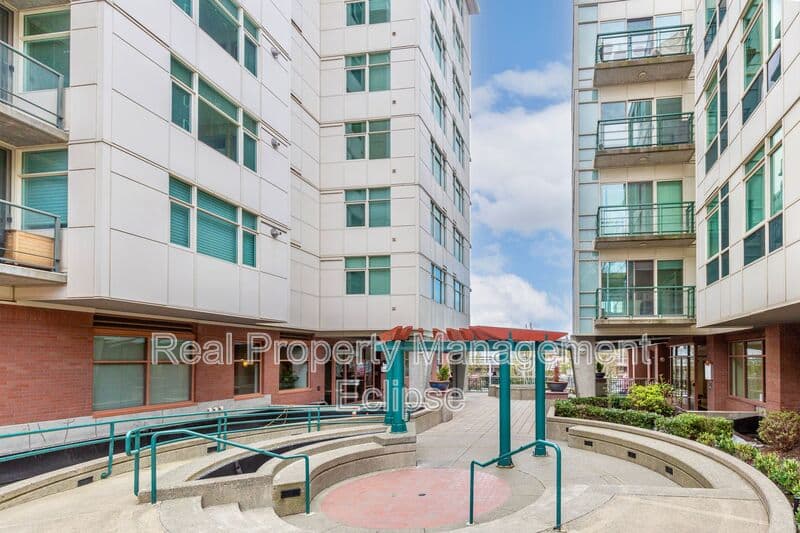 Bellevue Condo: 1188 106th Ave NE