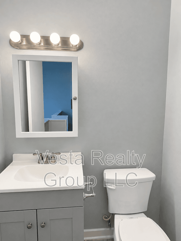 Morrow House: 6108 Deerfield Ct
