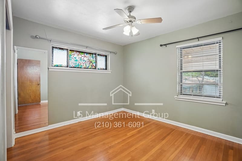 San Antonio House: 106 Springwood Drive
