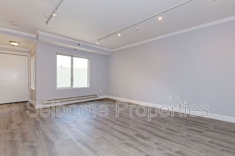Oakland House: 1401 Jackson Street
