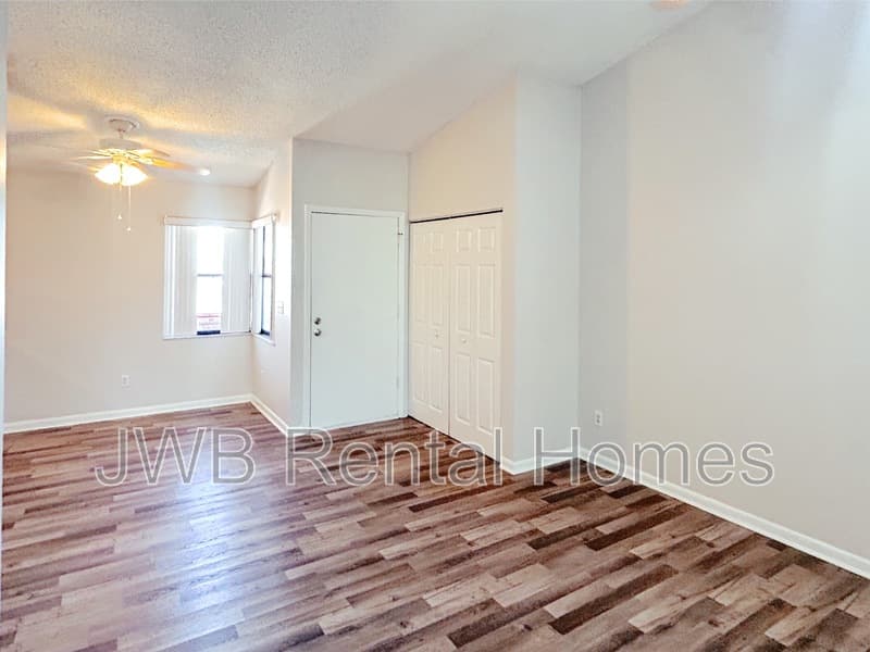 Jacksonville Townhome: 8342 Derbyshire Pl