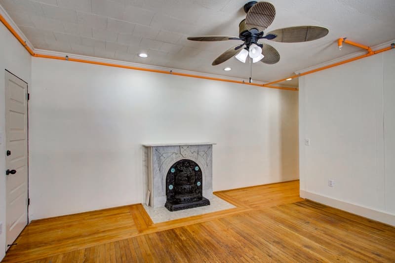 Columbia House: 513 Locust Street