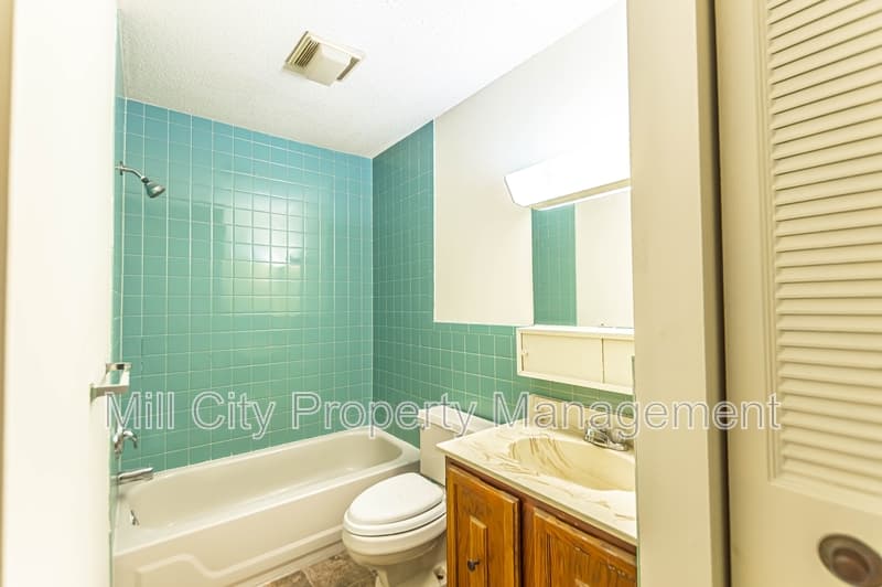 Manchester Condo: 23 Country Club Drive - 1036