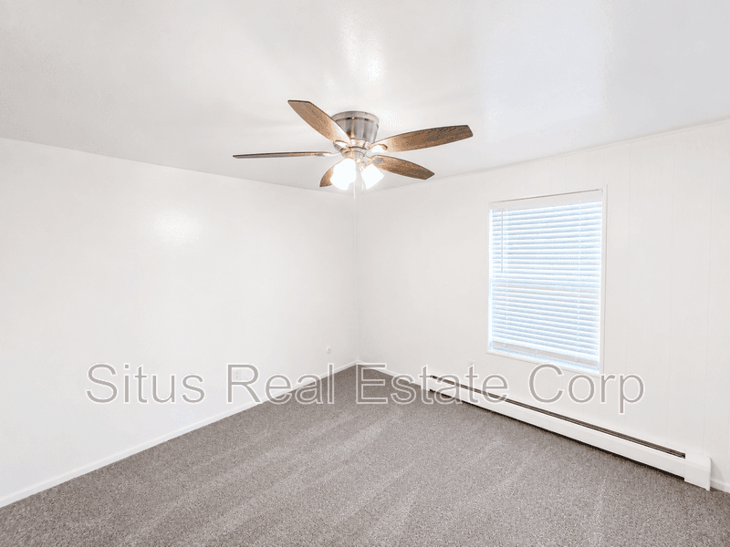 Lakewood House: 1330 Zephyr St.