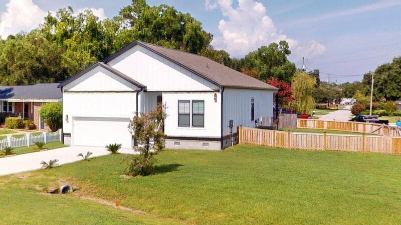 Johns Island House: 3560 Old Ferry Road