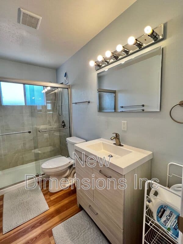Reno House: 561 Claremont Street
