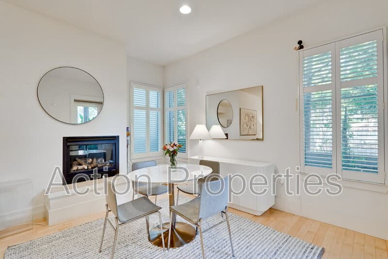 Los Altos Condo: 5100 El Camino Real
