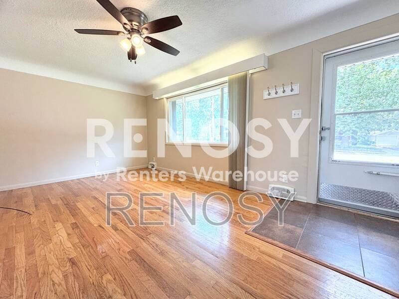 Ankeny Condo: 612 SW Des Moines St