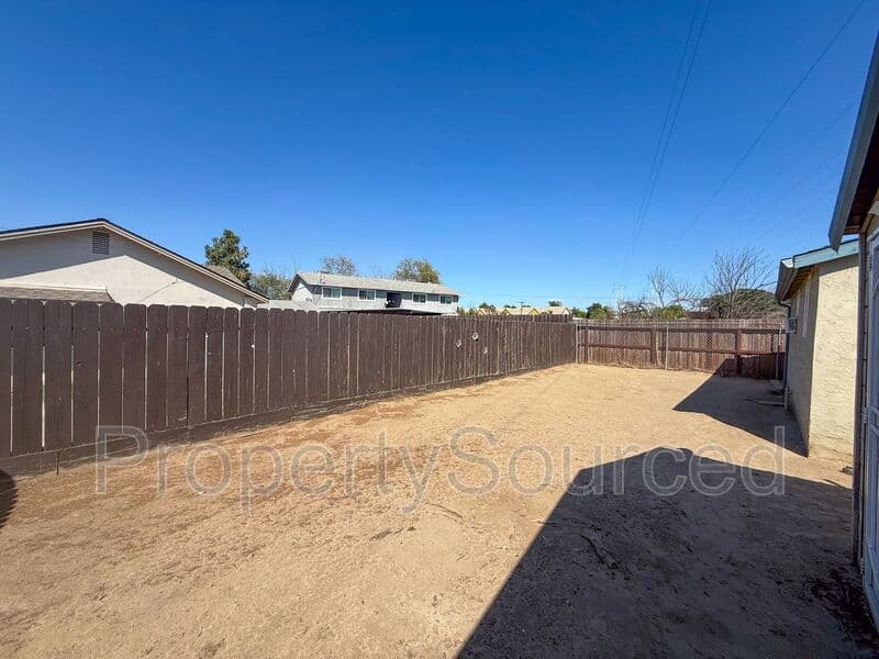 Manteca House: 415 Sutter St