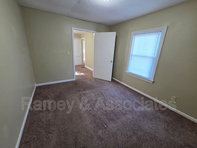 Louisville House: 1091 Bicknell Ave