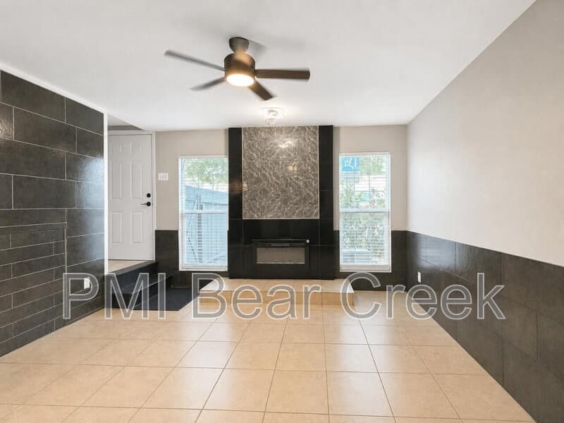Houston Condo: 9550 Deering Drive