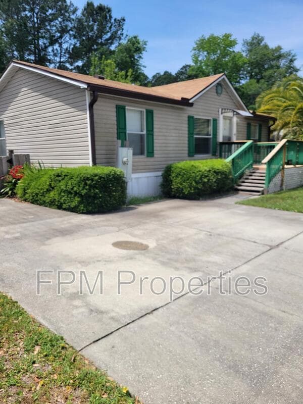 St. Augustine House: 205 Vintage Oak Circle