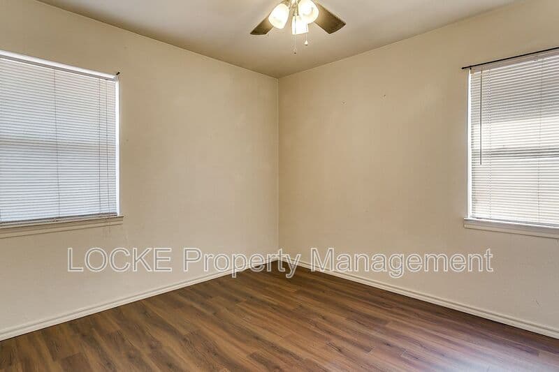 Fort Worth House: 3421 South University Drive