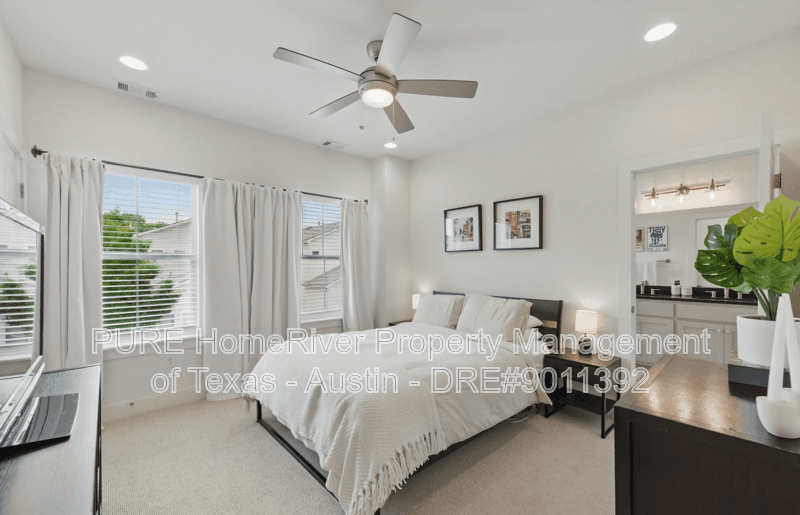 Austin Condo: 2710 Halcyon Drive