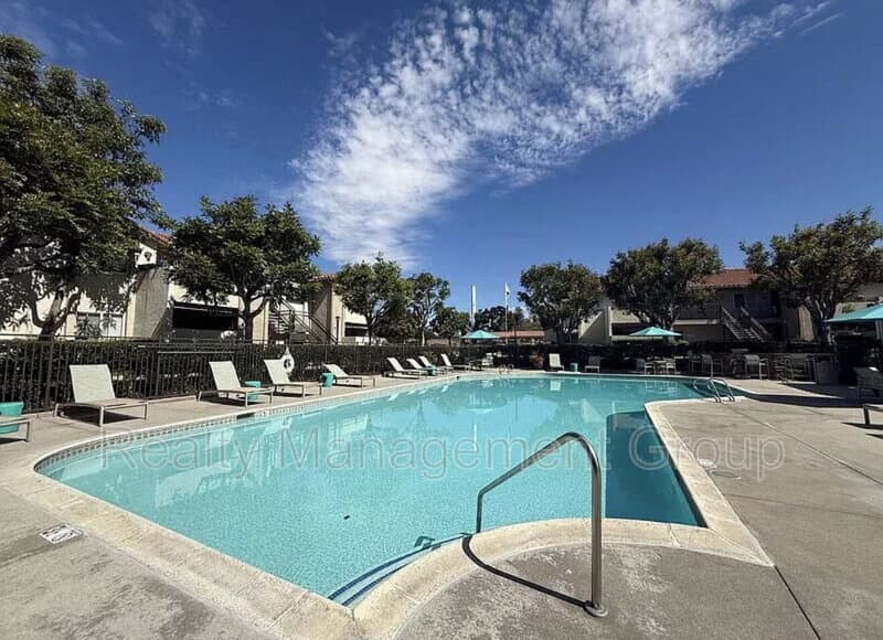 La Mesa Condo: 5417 Lake Murray Boulevard