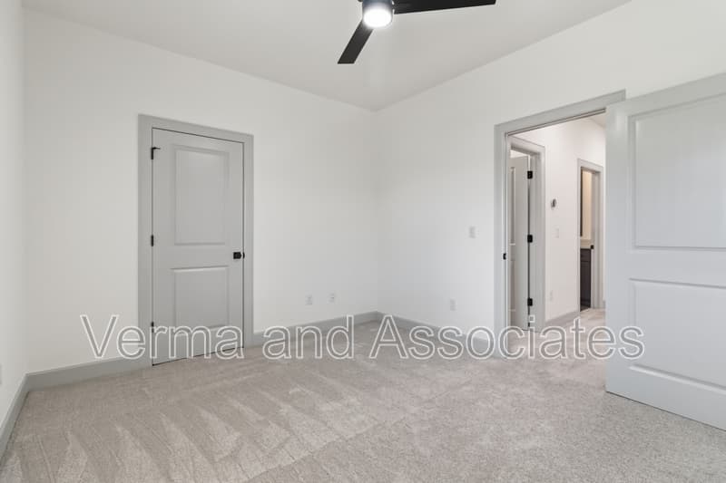 Centerton House: 1041 Whistler St