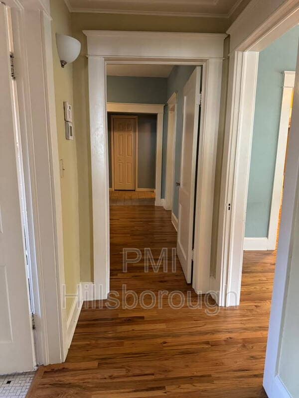 Tampa House: 1403 E Paris St