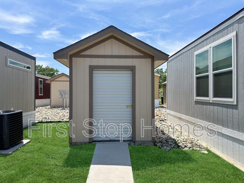Greenville House: 237 Noriker Dr