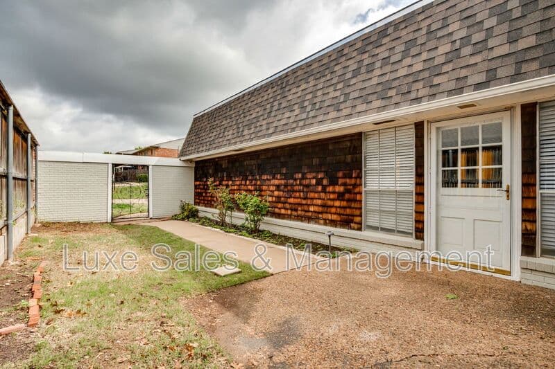 Oklahoma City House: 2516 NW 62nd St