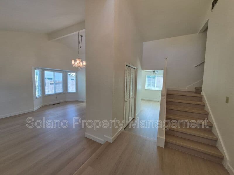 Fairfield House: 5023 Oakbrook Cir