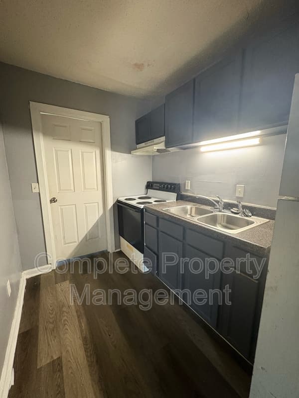 Birmingham Condo: 409 Oporto Madrid Boulevard - J