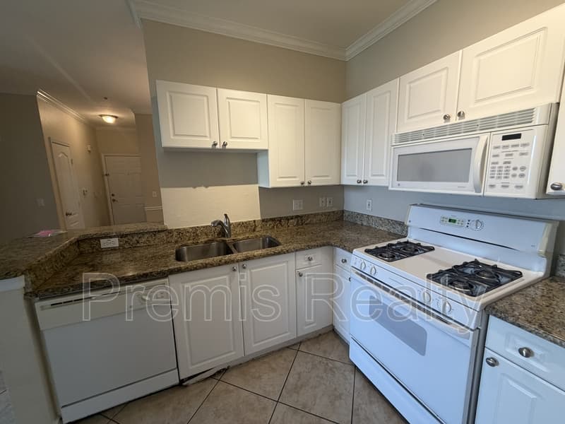 Clearwater Condo: 2747 Via Capri