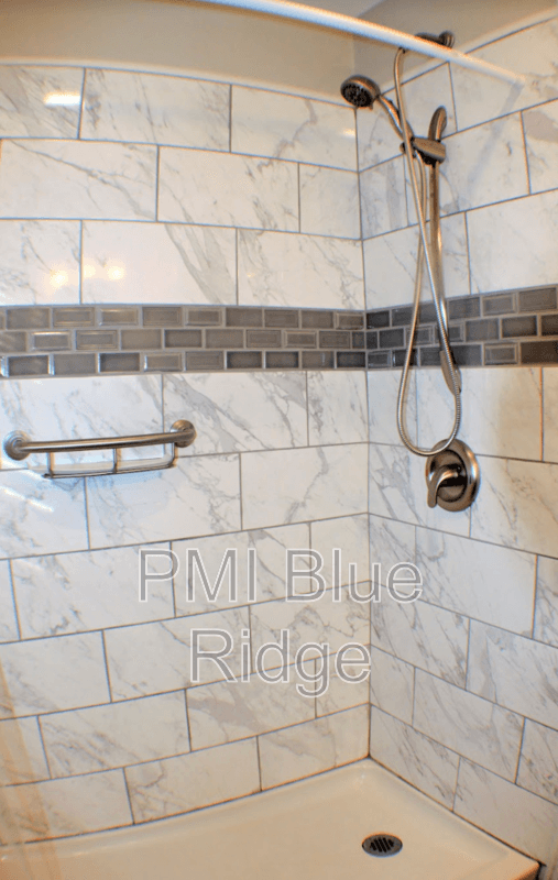 Hendersonville House: 113 Ashwood Rd