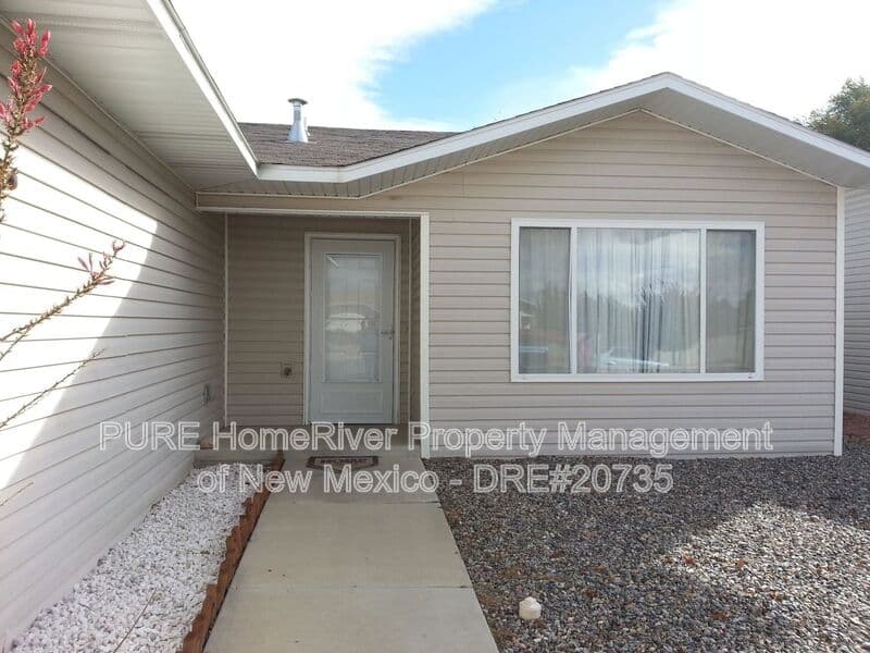 Farmington House: 200 Valle Vista Dr