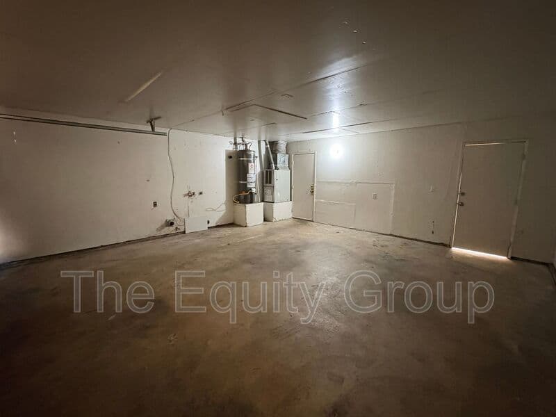 Visalia House: 244 East Prospect Avenue