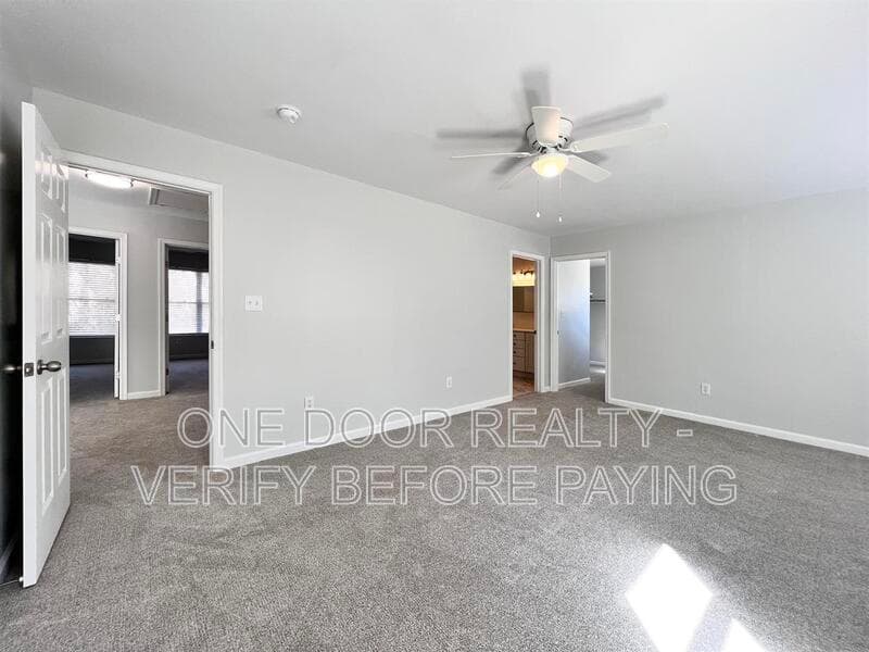Williamsburg House: 120 Low Ridge Rd