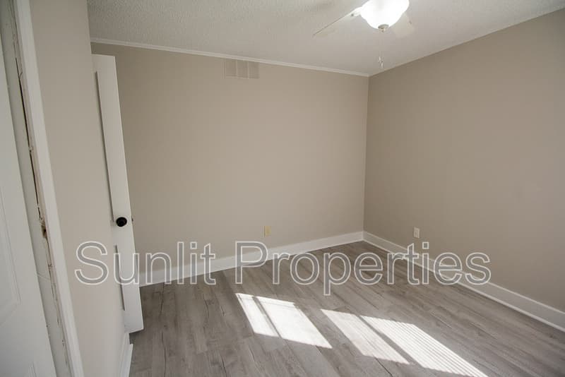 Athens House: 2590 Danielsville Rd