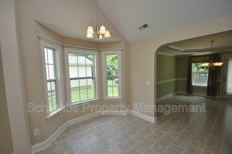 Holly Springs House: 409 Braxman Ln