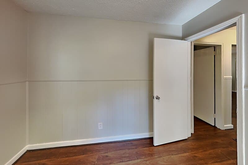 Birmingham House: 441 13th Ave NW