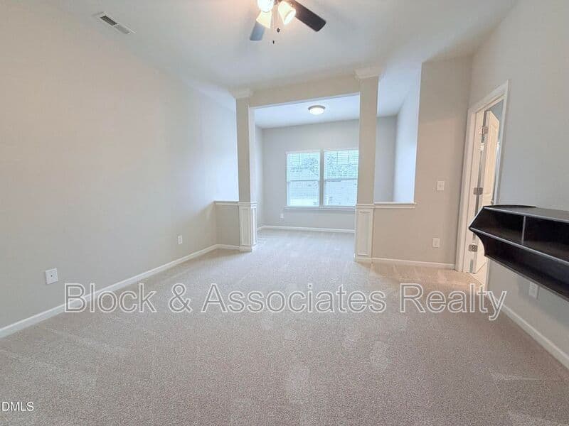 Apex House: 565 Grand Central Station