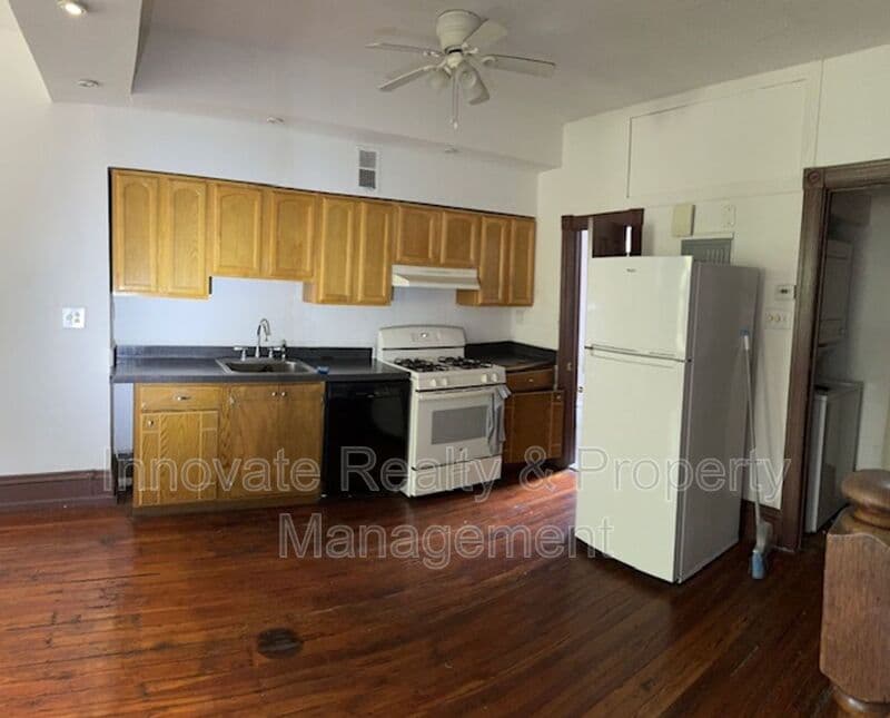Philadelphia House: 4416 Locust Ave