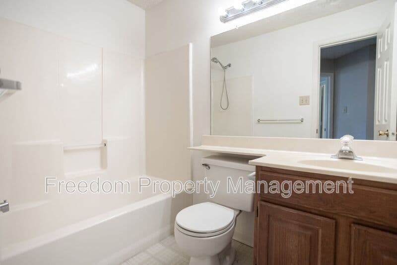 Alexandria Condo: 279 S Pickett St.