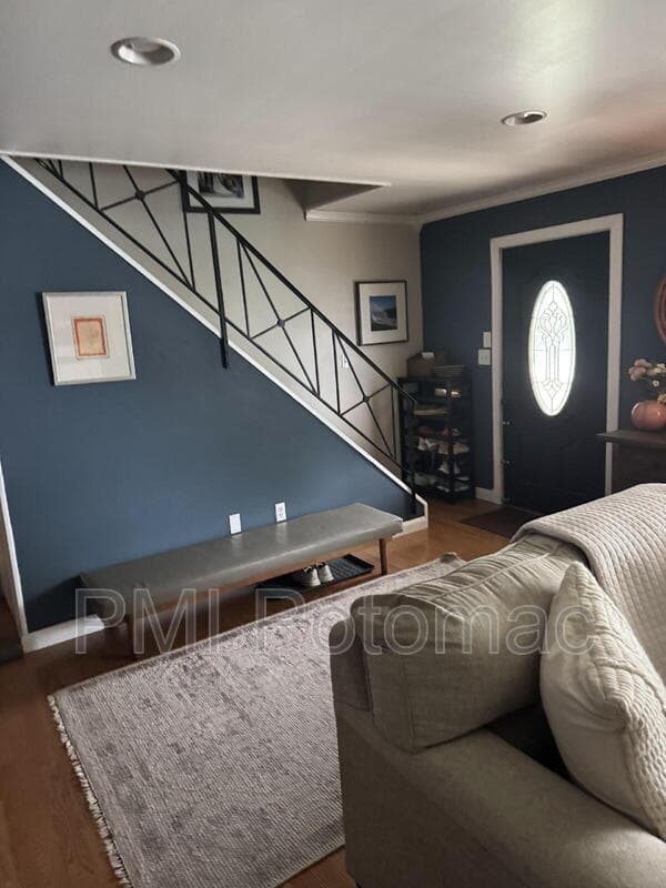 Bowie House: 12618 Kavanaugh Ln