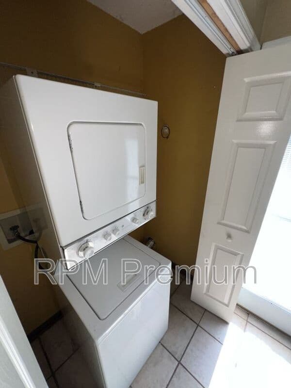 Baton Rouge Condo: 10062 Jefferson Hwy