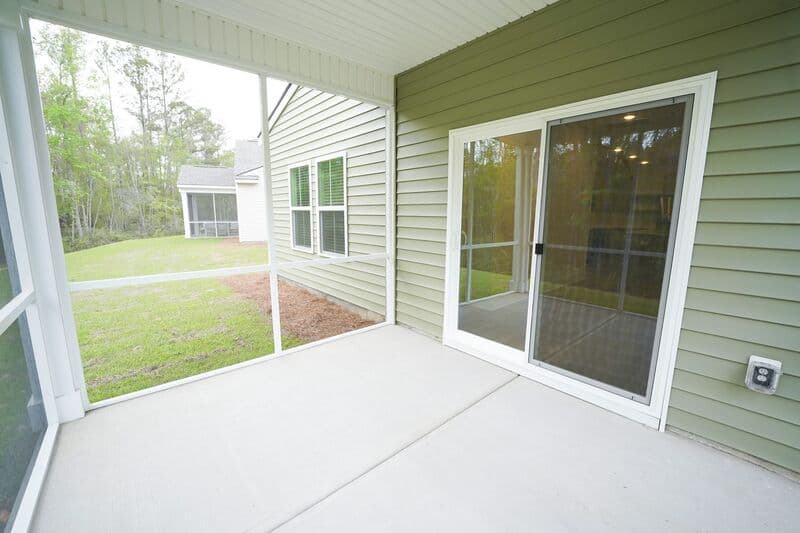Bloomingdale House: 128 Kingswood Cir