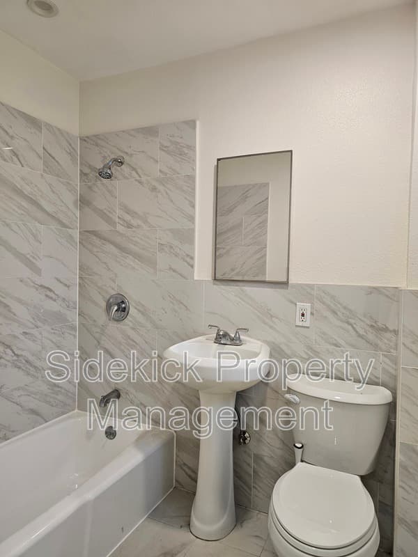 Los Angeles House: 5009 Wadena St