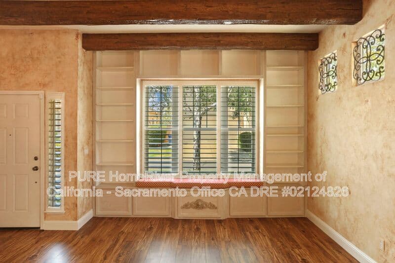 Gold River House: 12020 Gold Pointe Lane