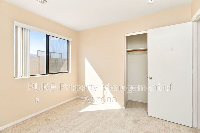 Gilbert House: 507 W Horseshoe Ave